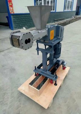 Good price ป้อนวัสดุสกรูแนวตั้งวัสดุพลาสติก, เครื่องป้อนสกรูที่มีความยืดหยุ่นสำหรับเครื่อง Extruder ออนไลน์